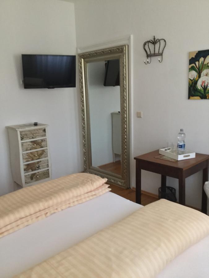 Vivo-Vino Bed & Breakfast Weisenheim am Sand Ngoại thất bức ảnh